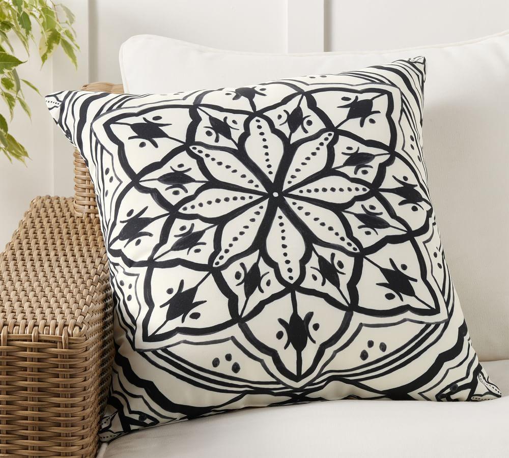 Pottery barn on sale outdoor cushion